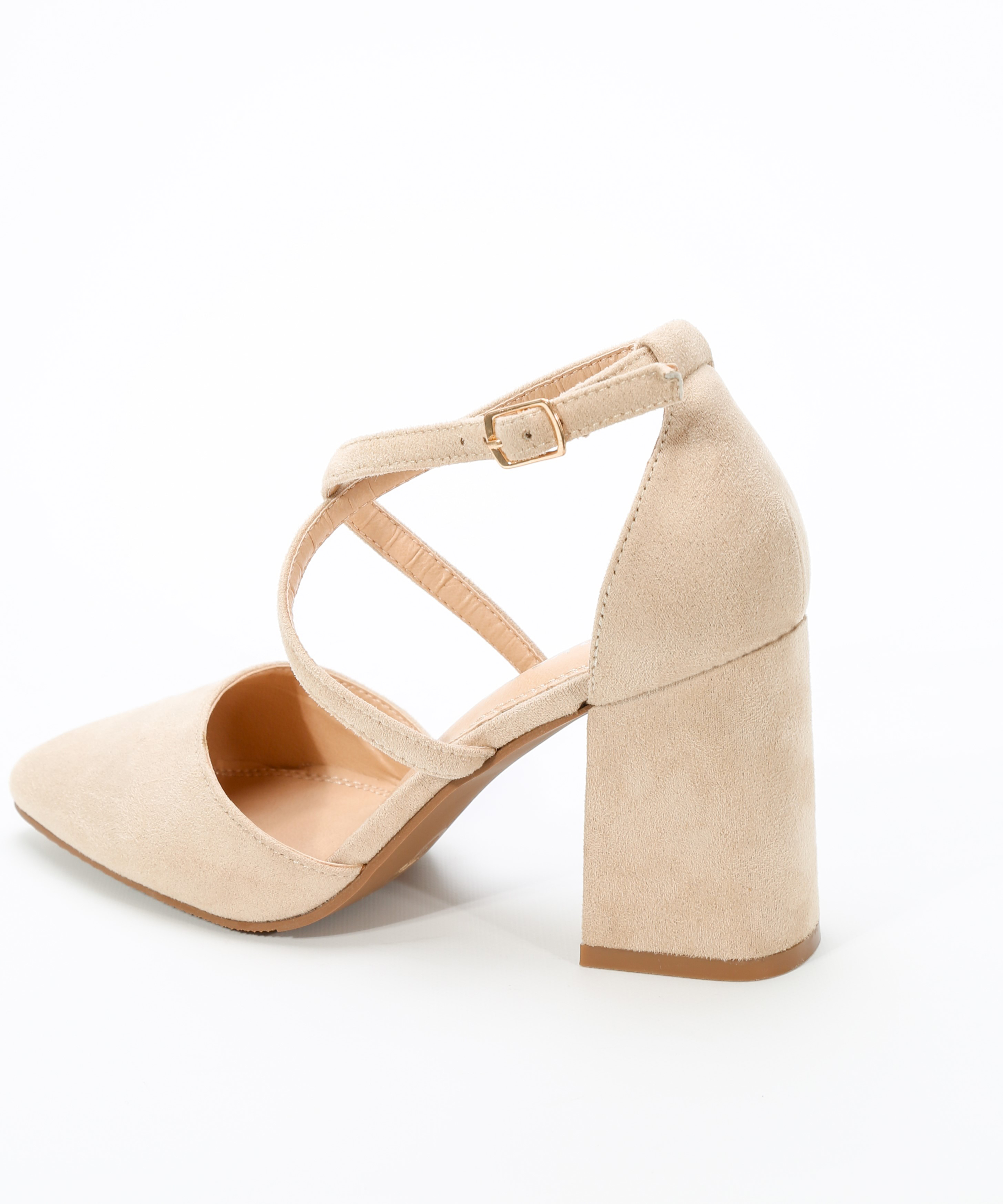 Sapato com tiras cruzadas  image number null